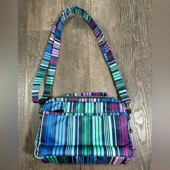 LUG Scoop SE Crossbody Bag - Picture 3 of 7